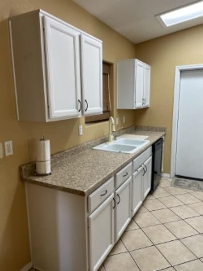 Building Photo - 2295 Senita Dr