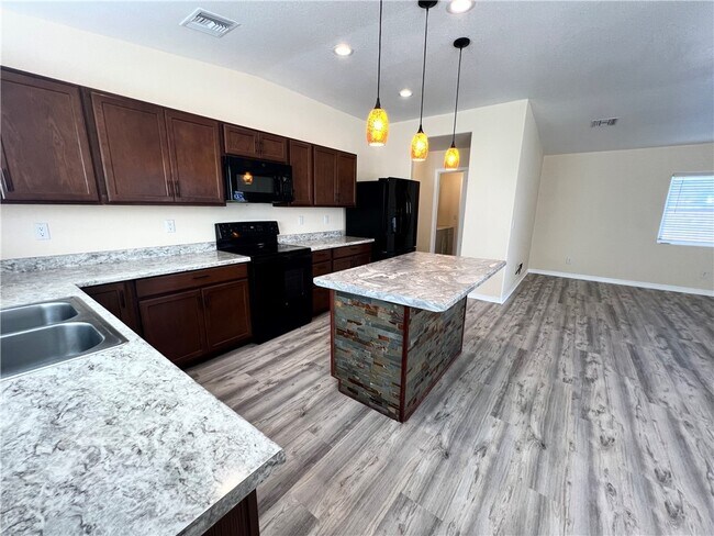 Building Photo - 2639 Bear Mountain Lp