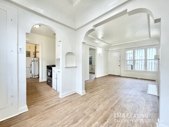 Building Photo - Newly Renovated & Charming Gem w/ Modern F...