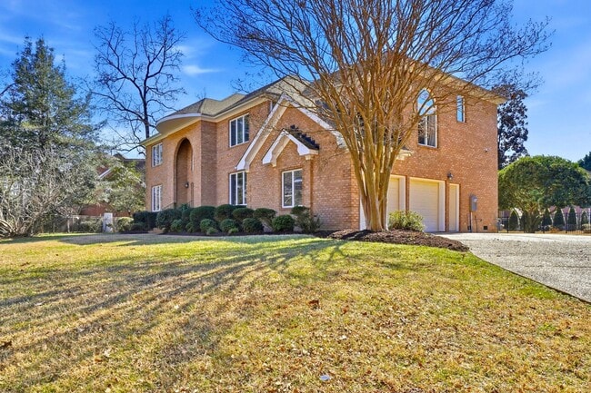 Building Photo - Ready NOW in The Reserve at Great Neck, Top-Rated Schools, Pet Friendly