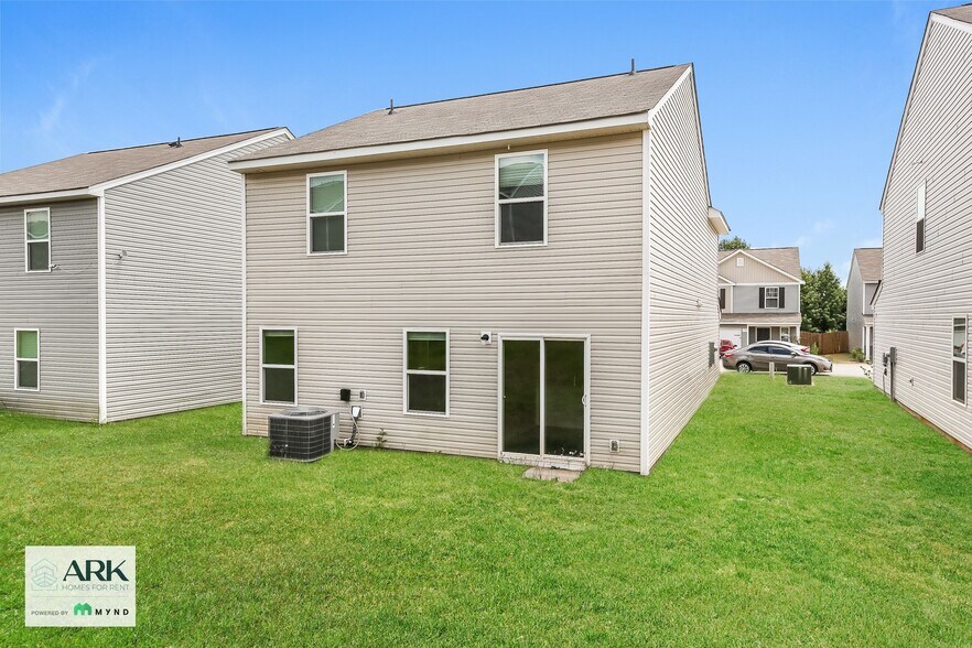 Building Photo - 2169 Southlea Dr