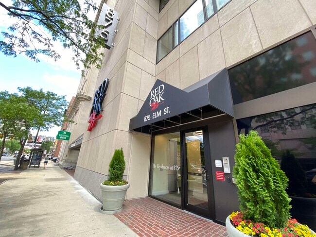 Building Photo - 875 Elm St