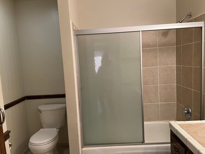 Building Photo - 1477 Hampton Way