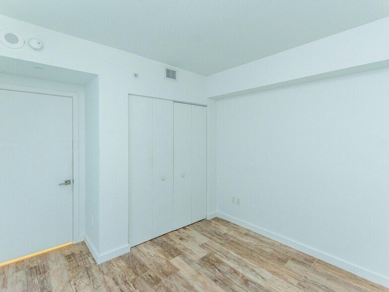 Building Photo - 650 NE 32nd St