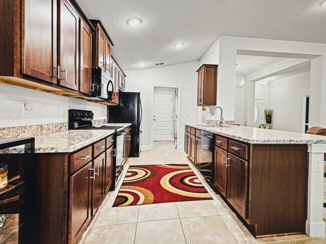 Building Photo - 482 Panaro Ln