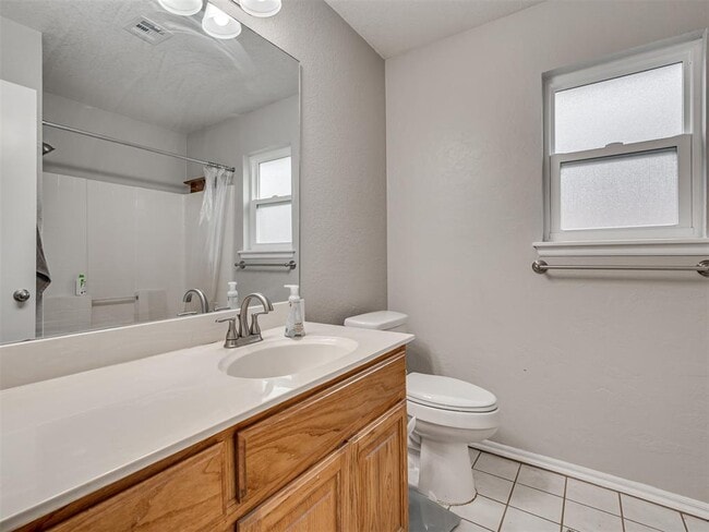 Building Photo - 2608 Southern Hills Dr