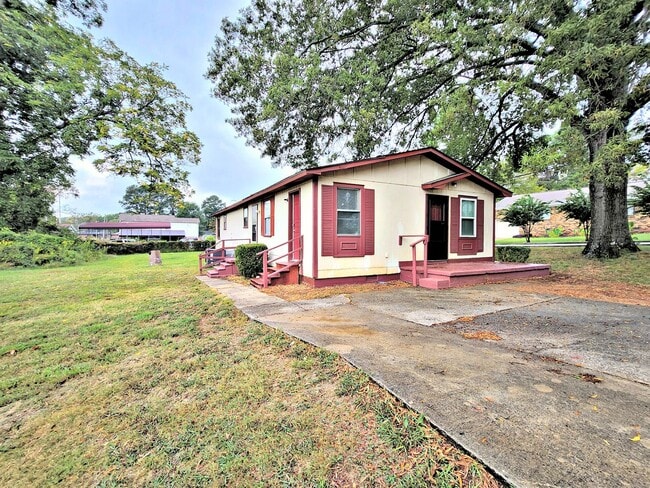 Primary Photo - HOUSE FOR RENT - NW DECATUR