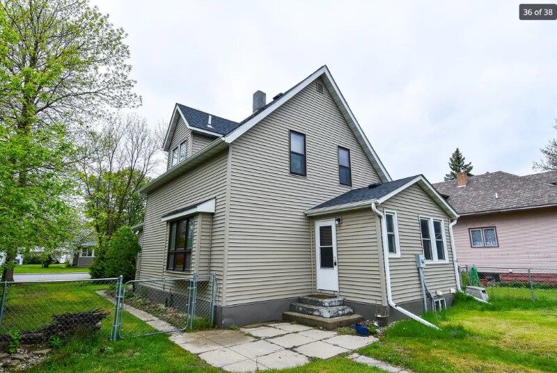 Building Photo - 716 Knight Ave N