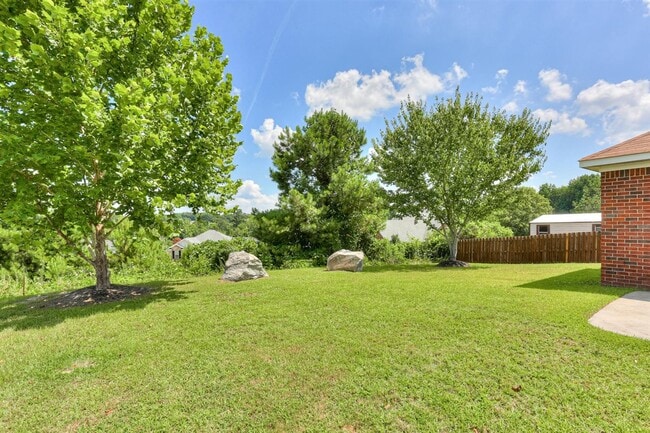 Building Photo - 2013 Darwood Dr