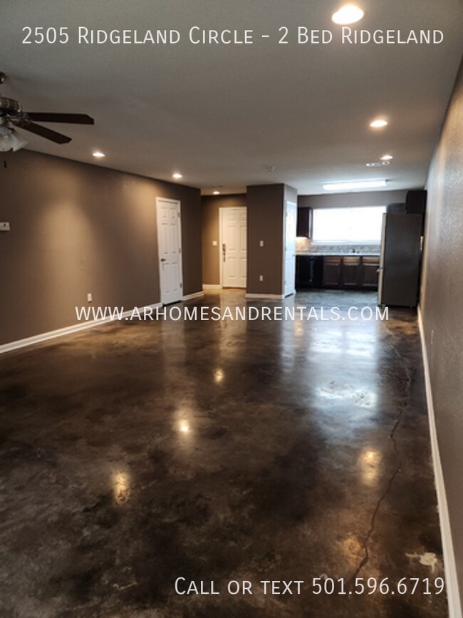 Building Photo - 2505 Ridgeland Cir