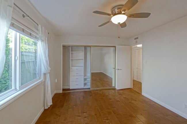 Building Photo - RECENTLY REMODELED, BRIGHT & AIRY 3BR2BA G...