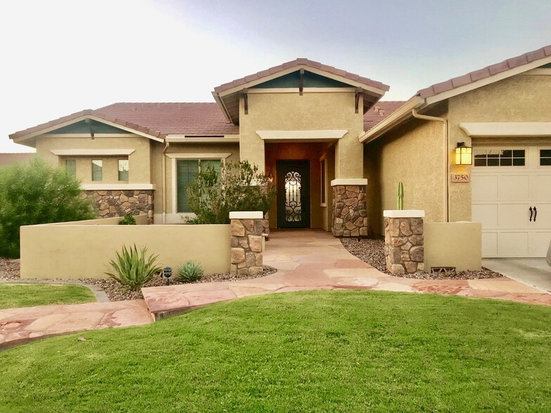 Building Photo - 3750 E SAWTOOTH DR