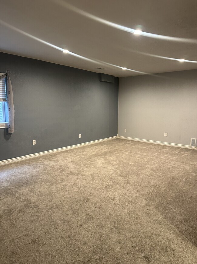 Building Photo - 3610 Porto Fino Ave