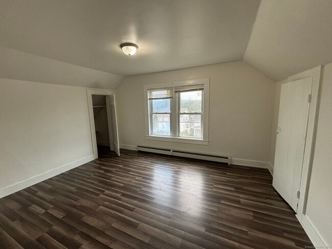 Building Photo - 65 Linsley Ave