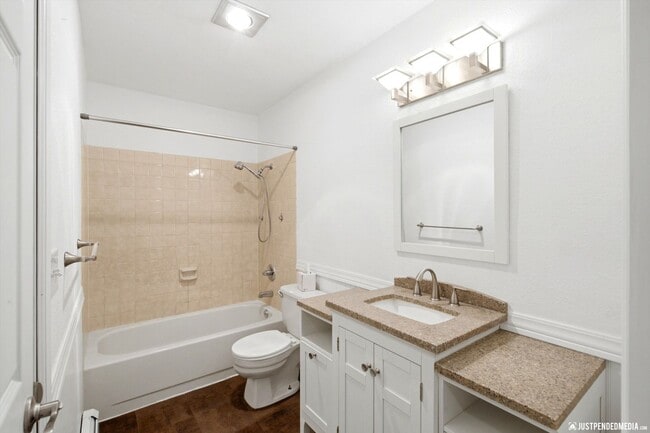 Building Photo - 18625 S Lowrie Loop