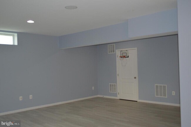 Building Photo - 43308 Barnstead Dr