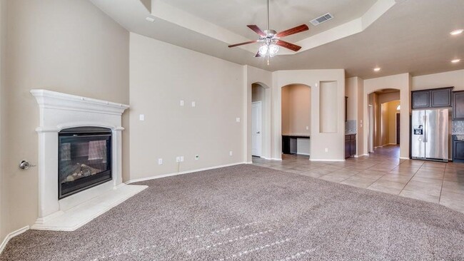 Building Photo - 2025 Lake Vista Dr