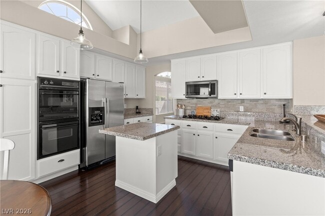 Building Photo - 2417 Shady Vista Dr