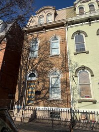 Building Photo - 466 Dayton St