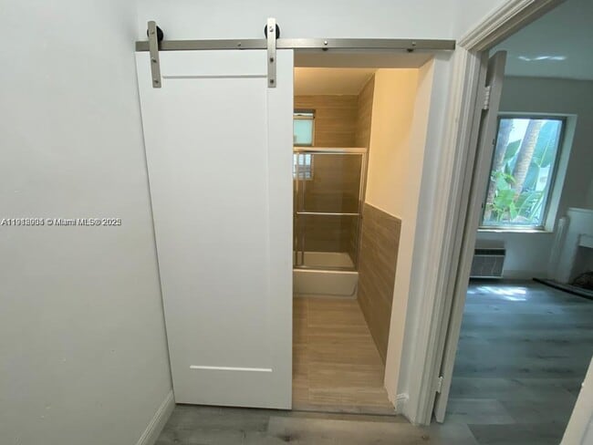 Building Photo - 1525 Meridian Ave