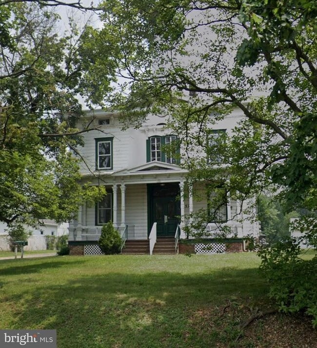 Building Photo - 1530 Pennington Rd