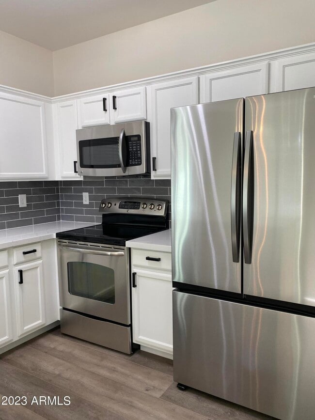 Building Photo - 2725 E Mine Creek Rd