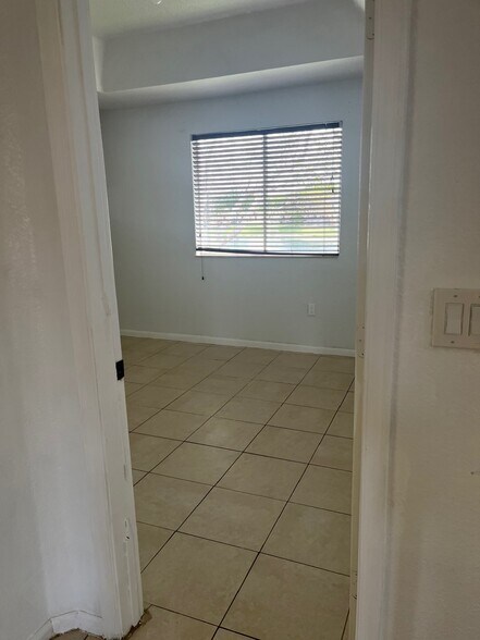 Building Photo - 2819 SE 15th Rd