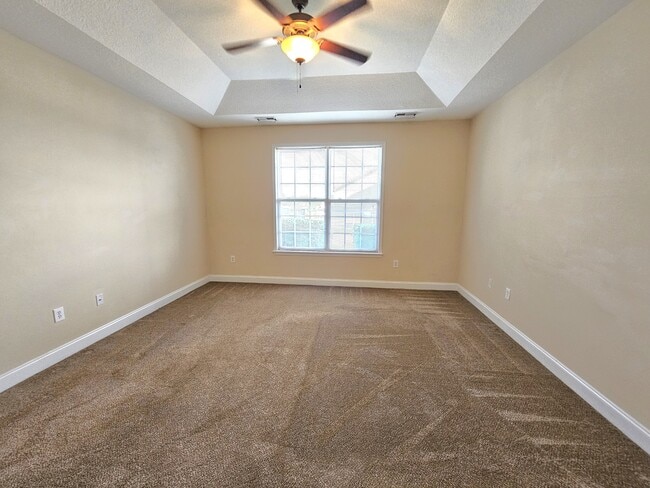 Building Photo - 20 Roselite Cir