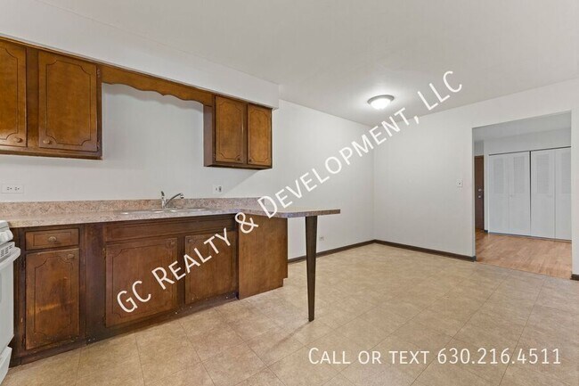 Building Photo - 515-525 N Highview Ave-515-103