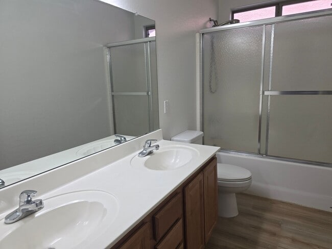 Building Photo - Beautiful five bedroom, 2.5 bath home with a large loft in the San Tan Heights community.