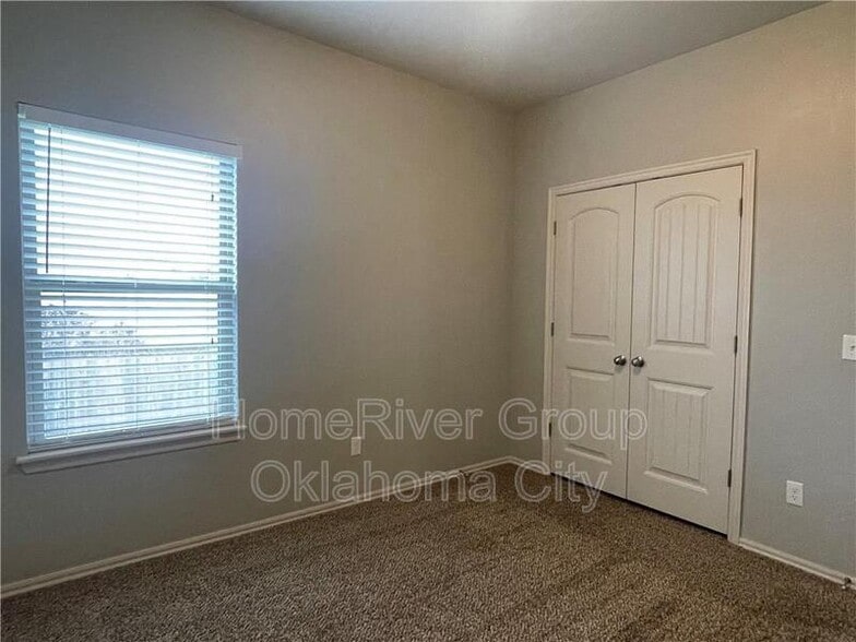 Building Photo - 2200 Mill Creek Way