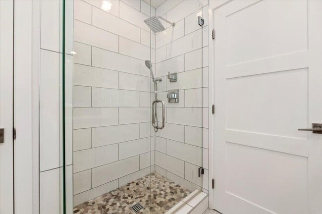 Building Photo - 53245 Avenida Martinez