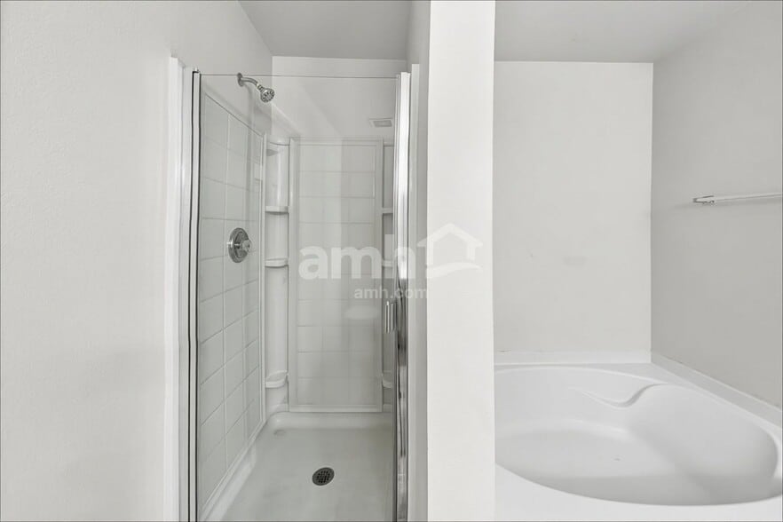 Building Photo - 12657 Drexel St