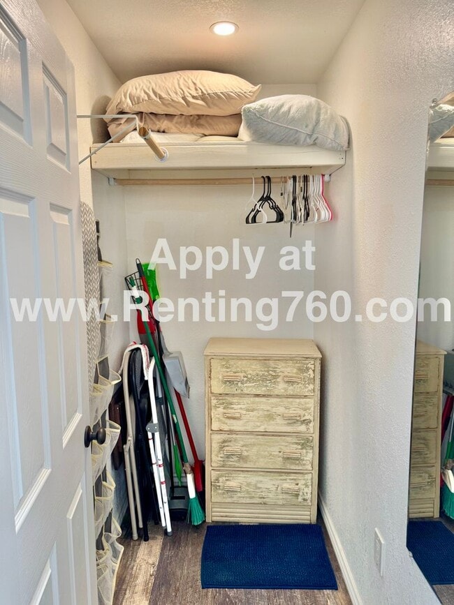 Building Photo - Fully Updated Furnished Studio Near Milita...