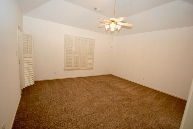 Building Photo - 6706 Prairie Dunes Dr