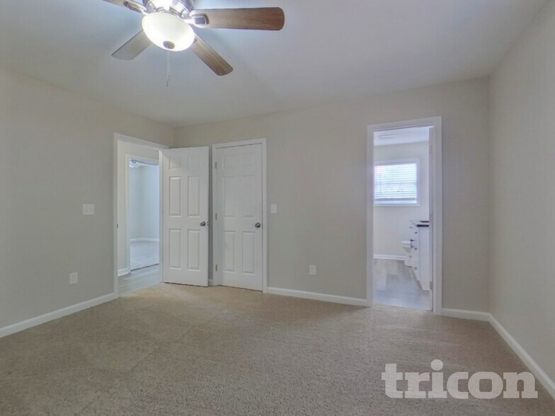 Building Photo - 359 River Trace Dr