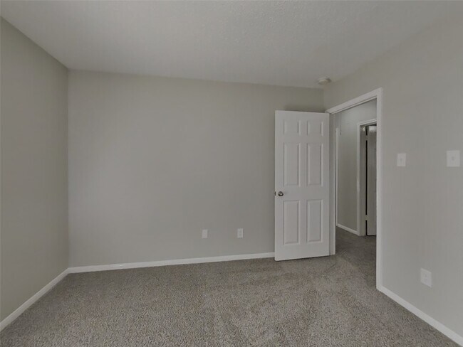 Building Photo - 12134 Quail Creek Dr