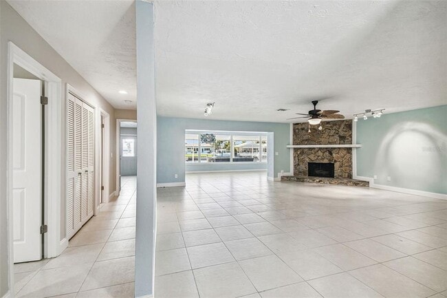 Building Photo - 5050 Porpoise Pl