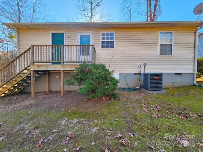 Building Photo - 1247 Forest Park Dr