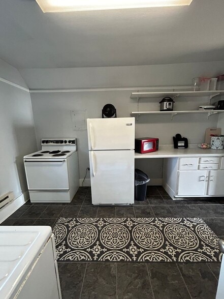 Building Photo - 308 N 11th St