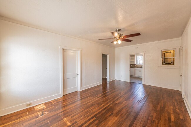 Building Photo - 631 E Ashby Pl