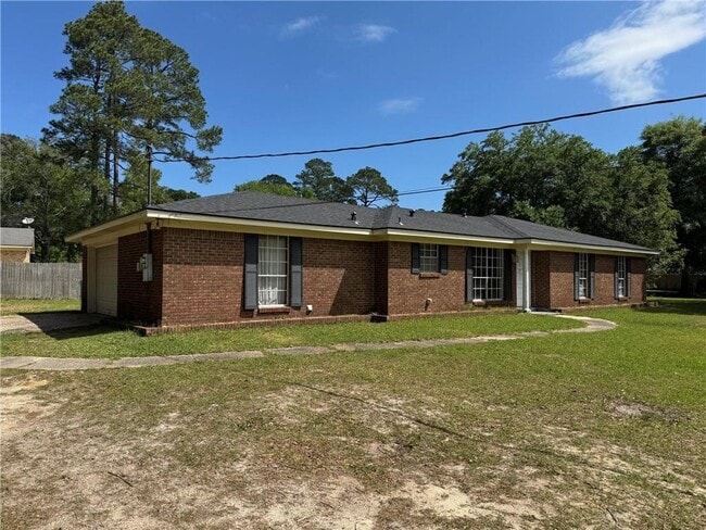 Building Photo - 24 Bethel Forest Dr S