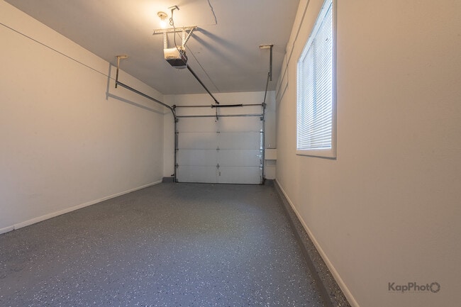 Building Photo - 713 Mariners Point