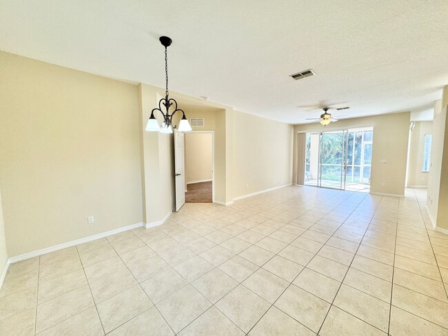 Building Photo - ** HUNTERS RIDGE ** 3 BED 2 BATH ** ANNUAL...