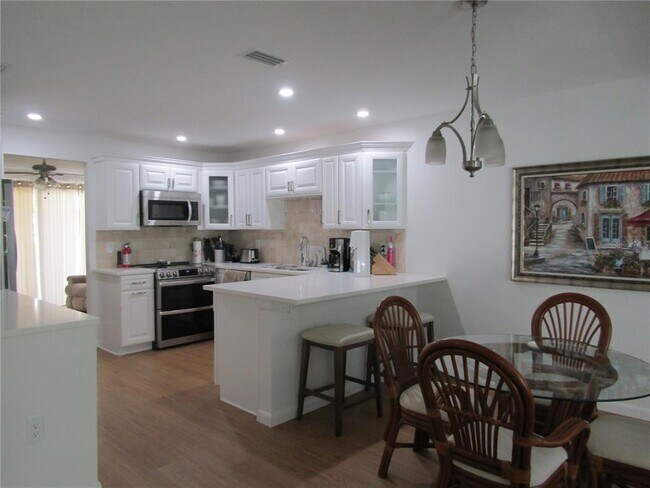 Building Photo - 5270 Villa Majorca Ct