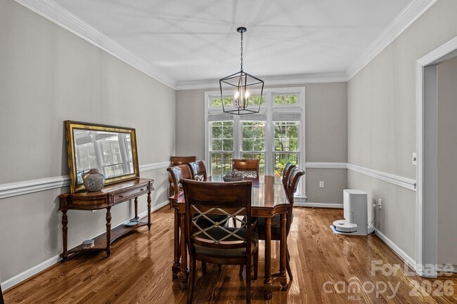 Building Photo - 12428 Willingdon Rd