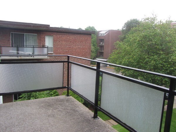 Building Photo - 57 Broadlawn Park