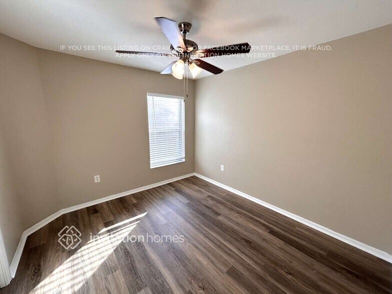 Building Photo - 4518 Fairway Oaks Dr