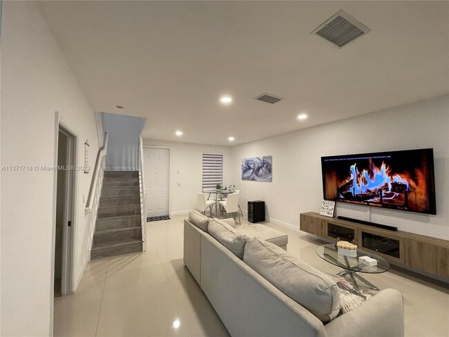 Building Photo - 876 NW 135th Terrace
