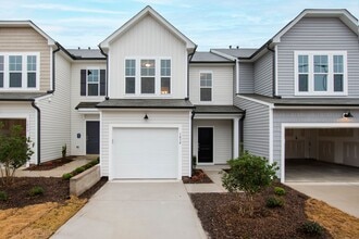 Building Photo - Modern & Charming 3-Bedroom Townhome in Durham!
